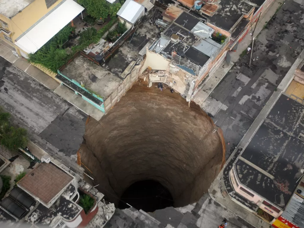 Fakta Tentang Sink Hole