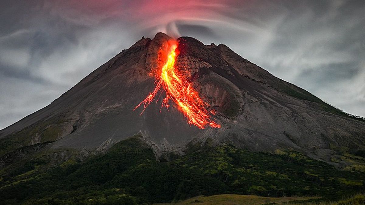 Mengenal Tipe Erupsi Gunung Berapi