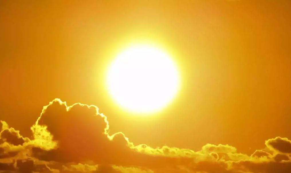 Alasan Kenapa Matahari Berwarna Oranye yang Seharusnya Putih